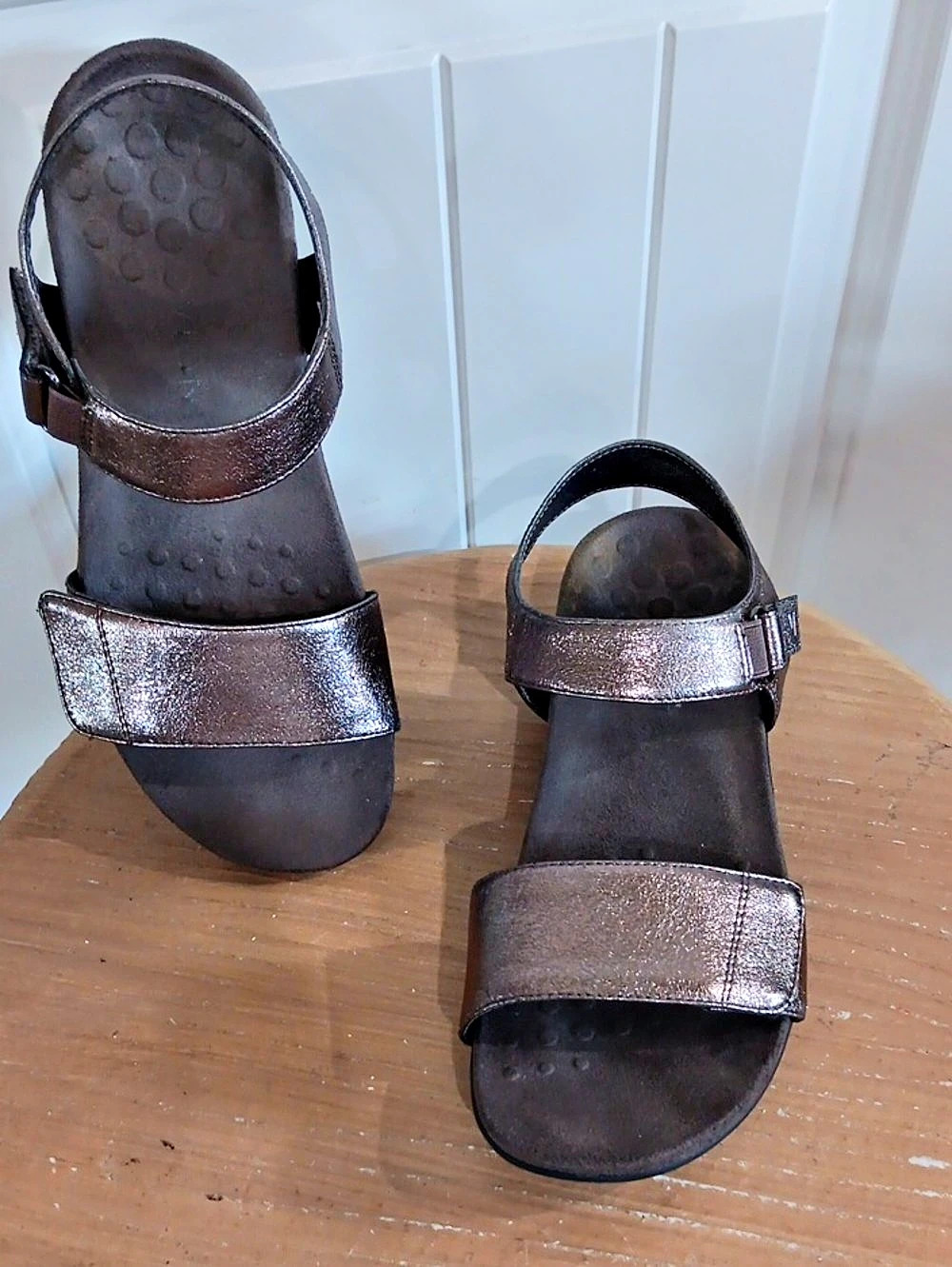 Vionic Marsala Metallic Gunmetal Sandals Orthotic 8.5